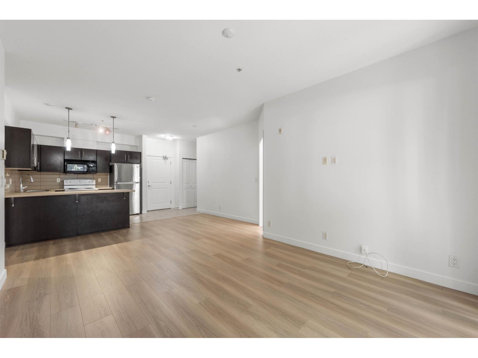 111 33545 Rainbow Avenue Property Photo 11