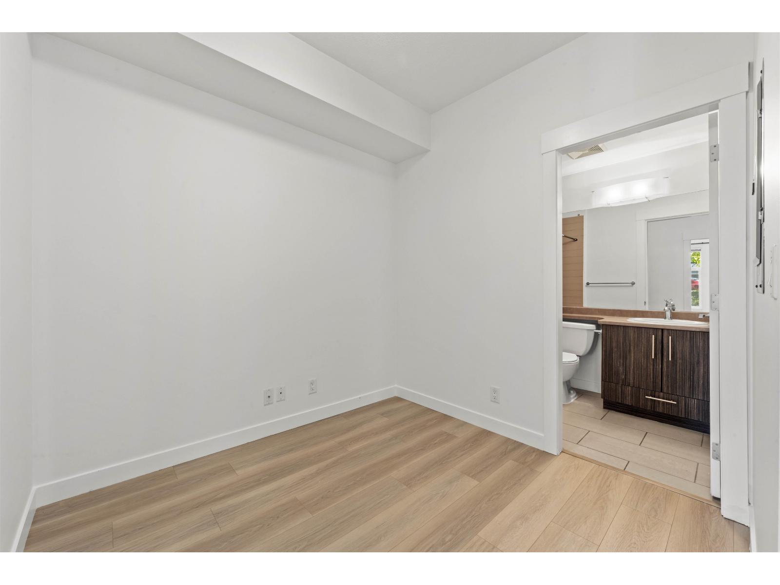 111 33545 Rainbow Avenue Property Photo 19