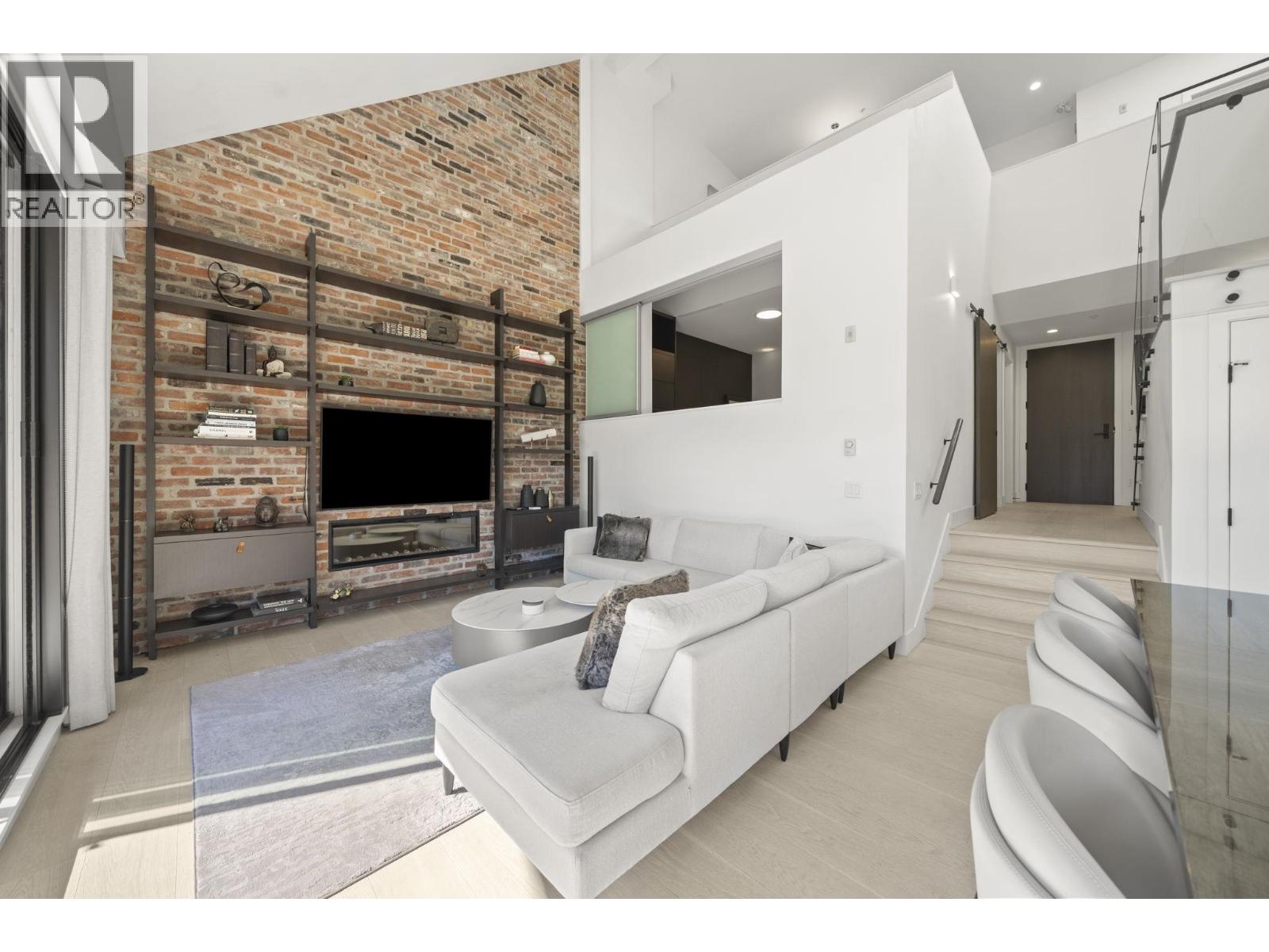 416 300 SALTER STREET Property Photo 1