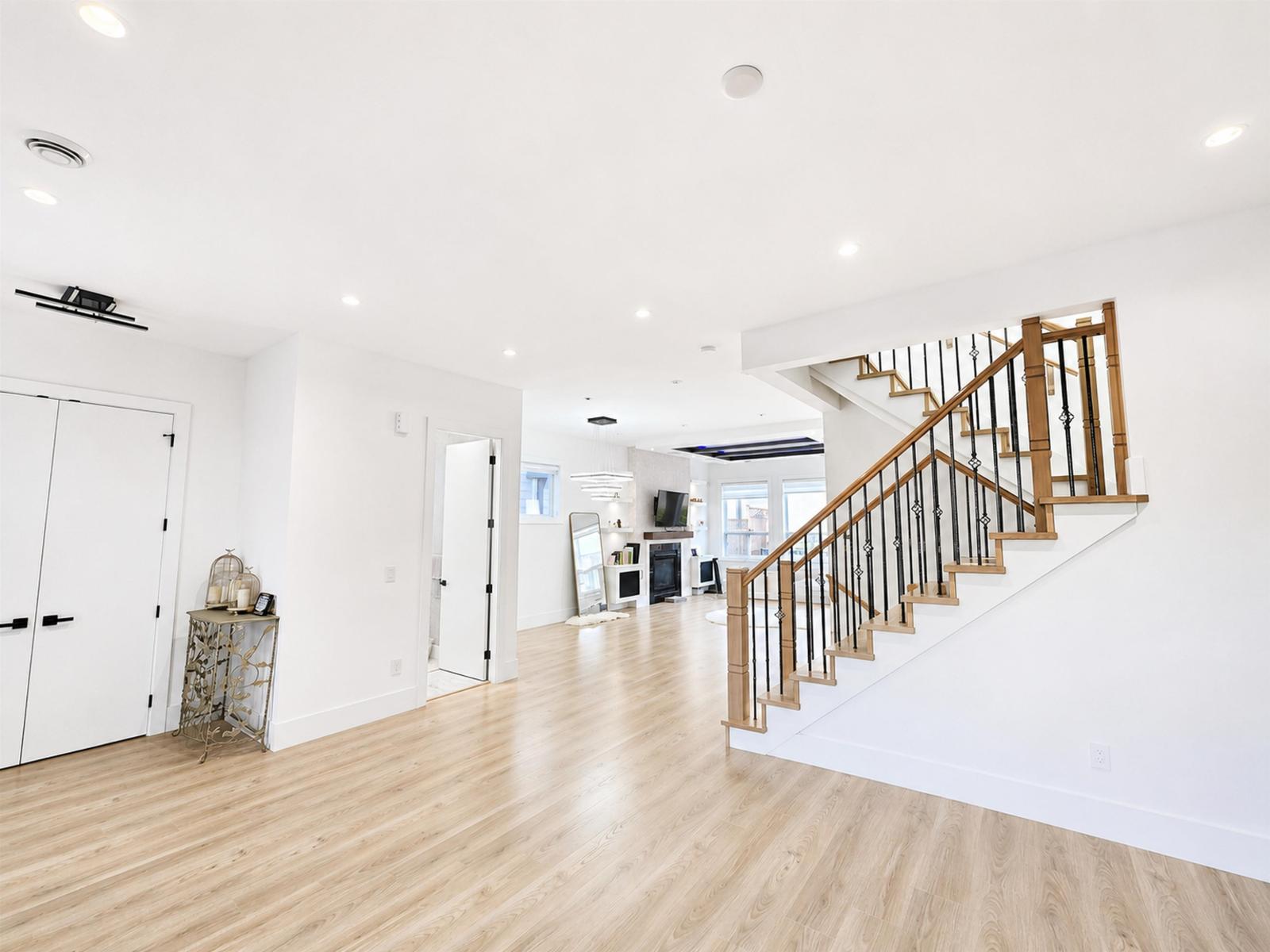 7069 206 Street Property Photo 10