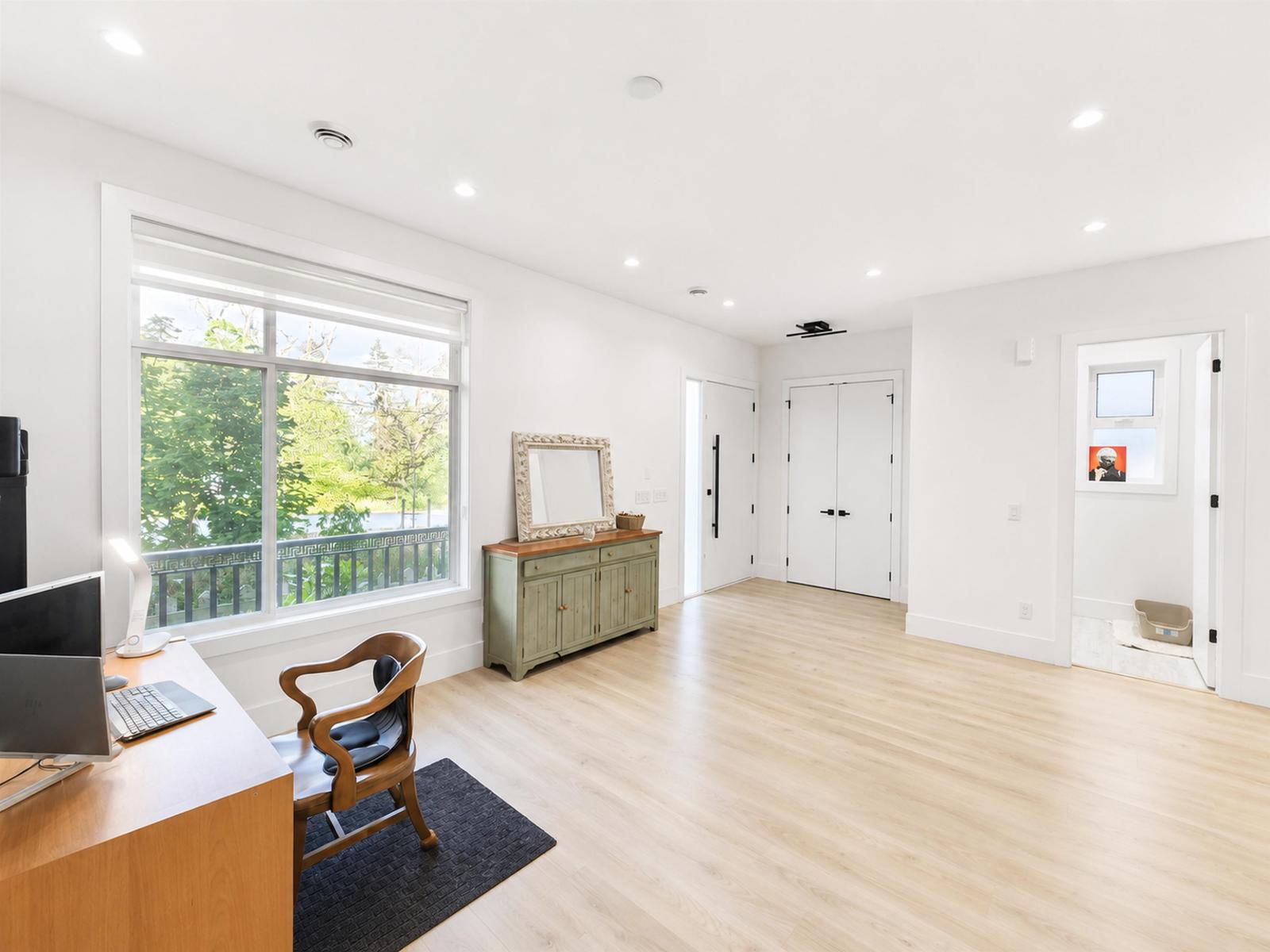 7069 206 Street Property Photo 12