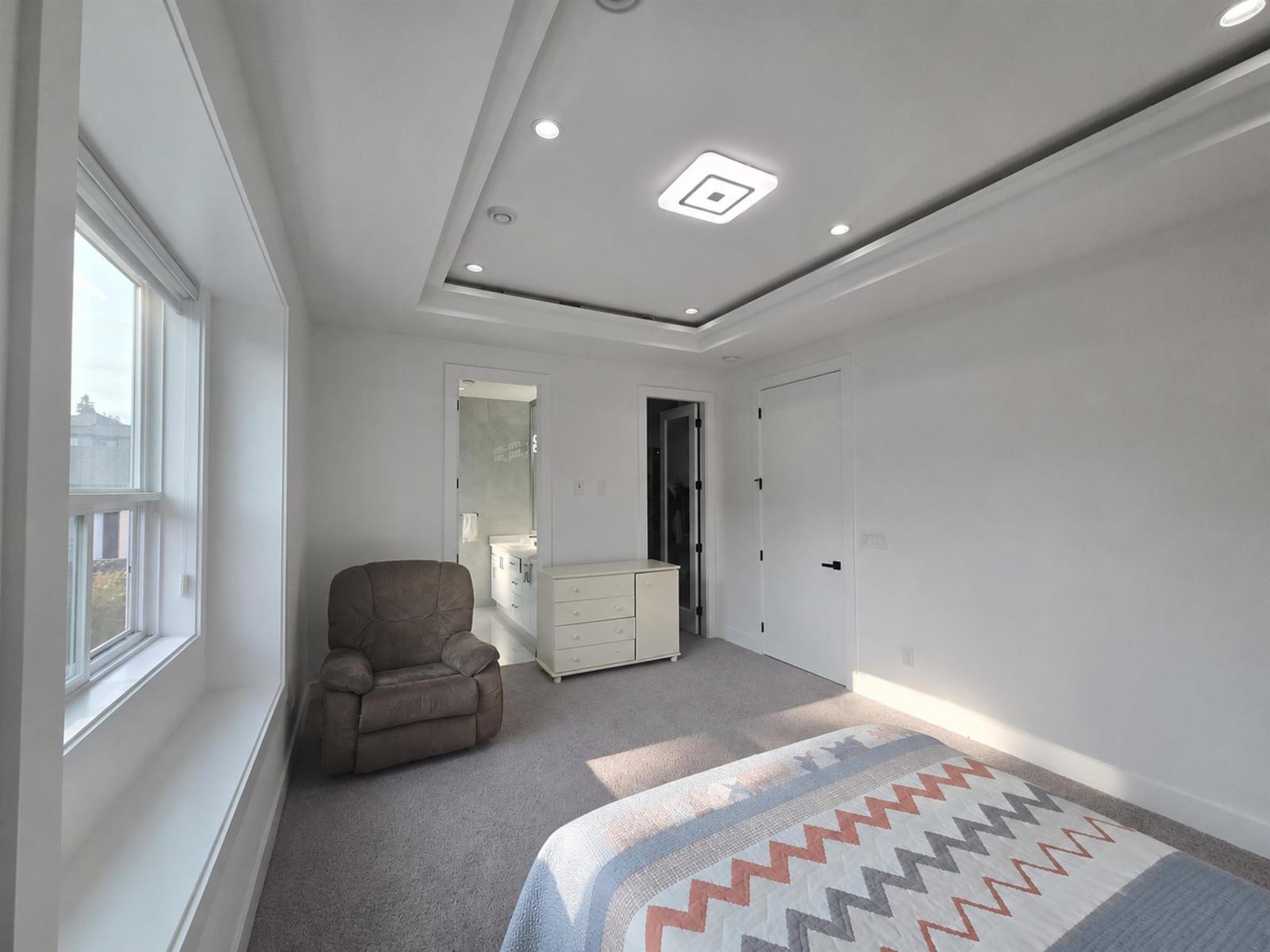 7069 206 Street Property Photo 18