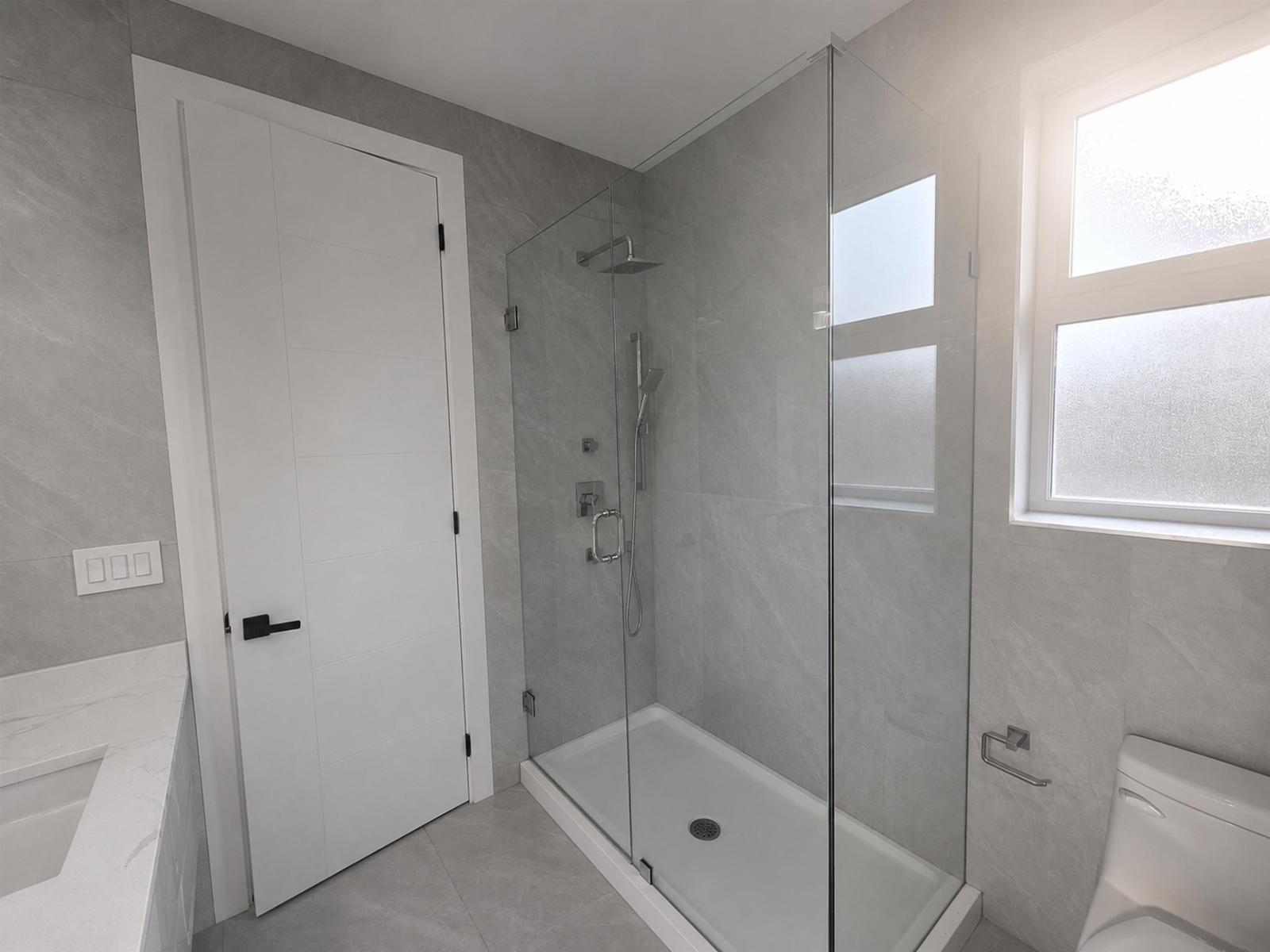 7069 206 Street Property Photo 20