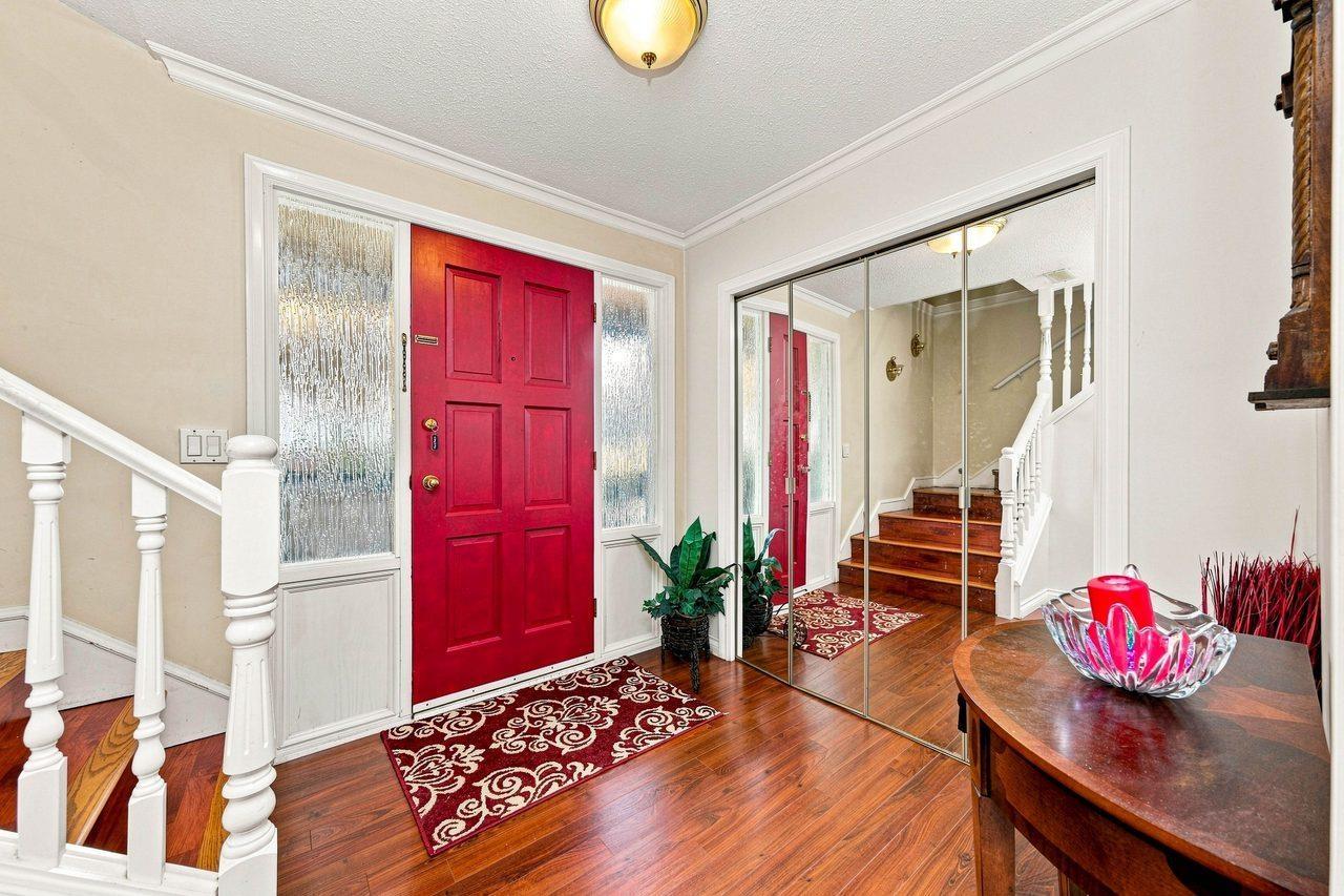 9146 118 Street Property Photo 2