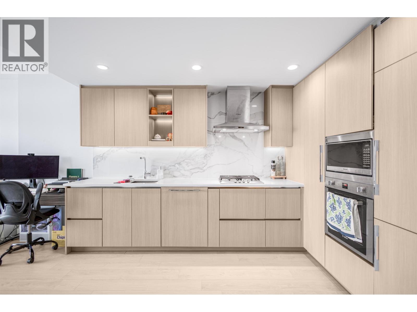 3910 4880 Lougheed Highway Property Photo 4