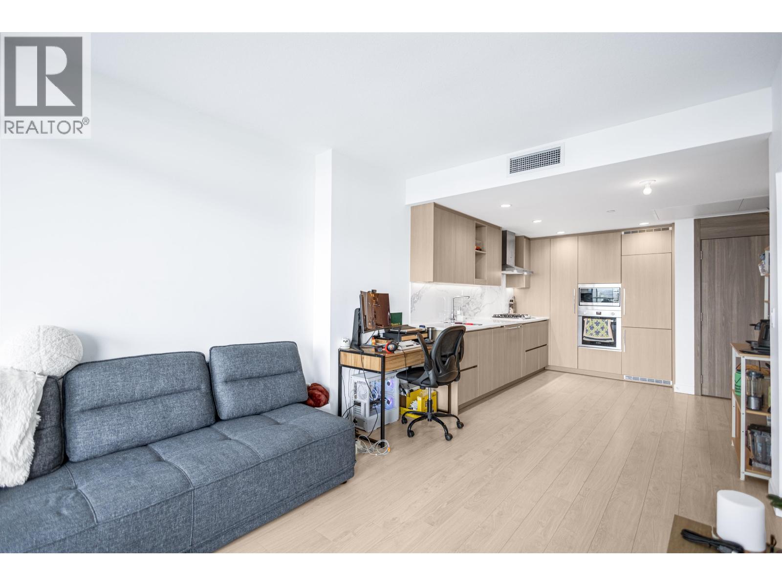 3910 4880 Lougheed Highway Property Photo 5