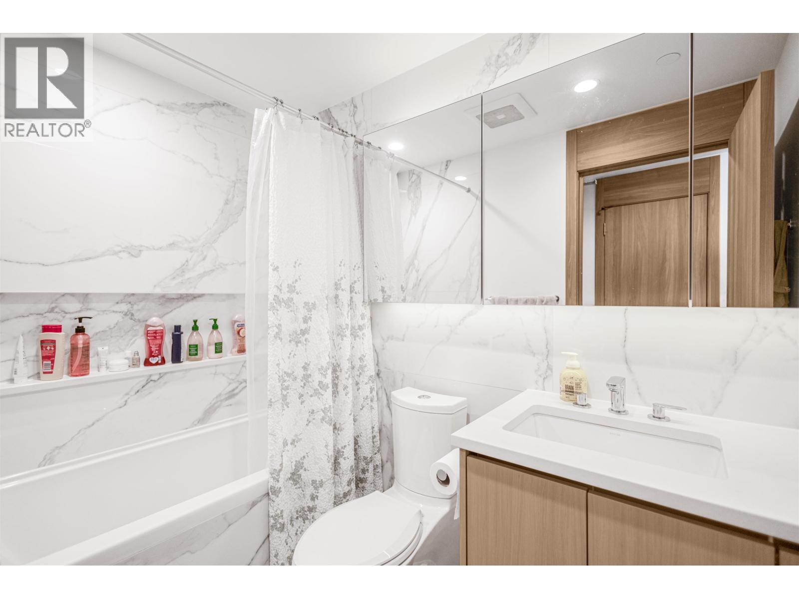 3910 4880 Lougheed Highway Property Photo 9