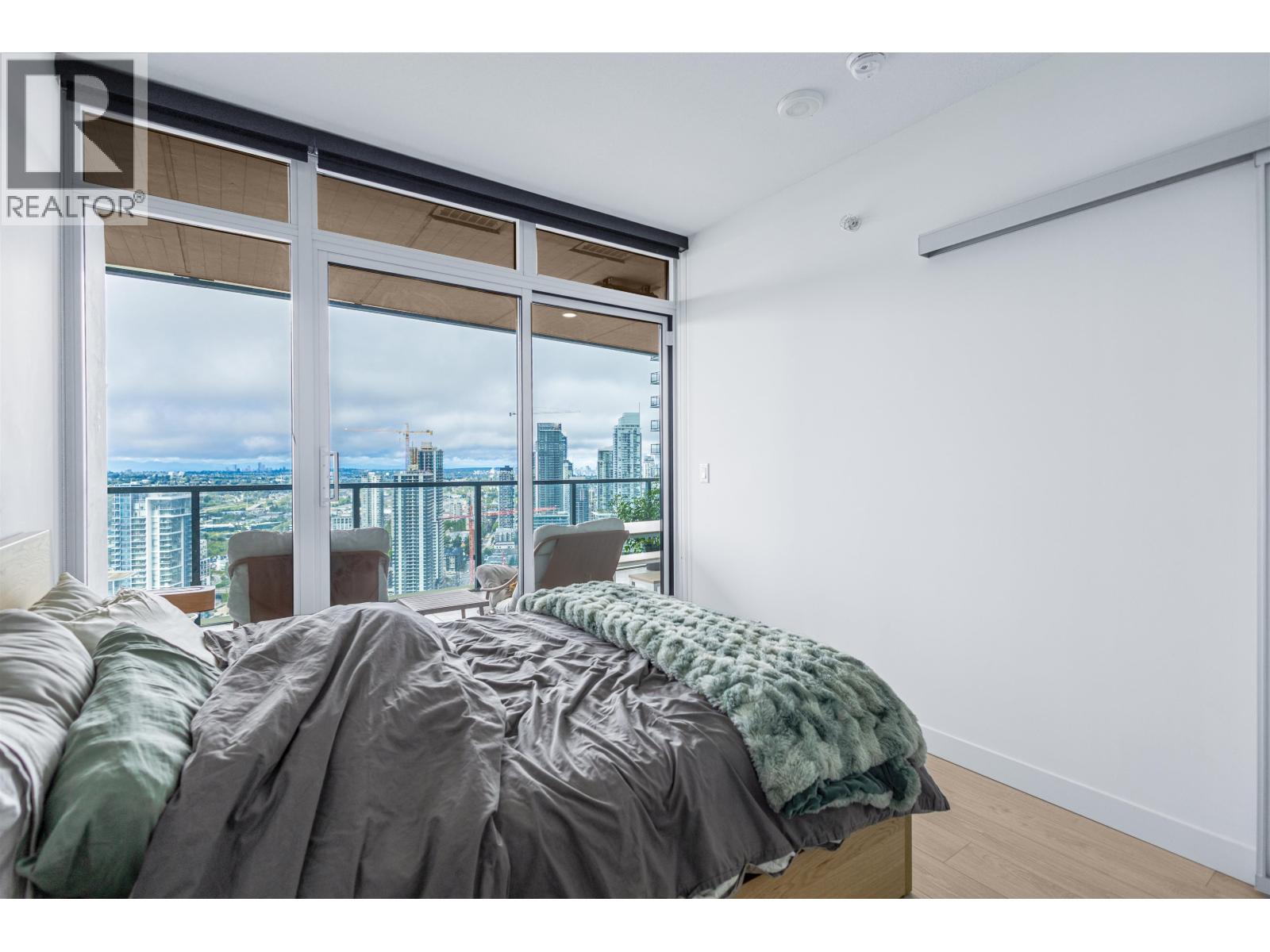 3910 4880 Lougheed Highway Property Photo 12