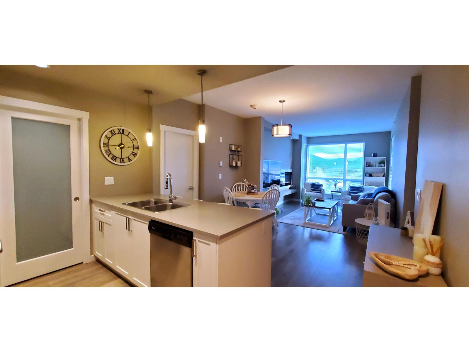 409 2242 Whatcom Road Property Photo 2
