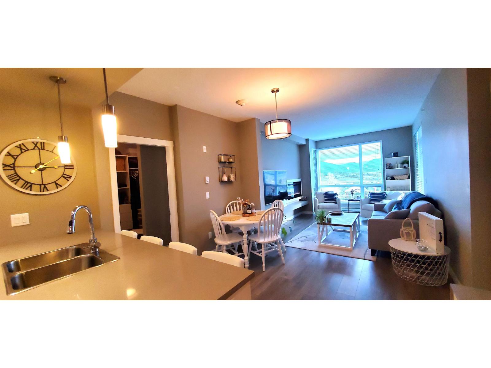 409 2242 Whatcom Road Property Photo 3