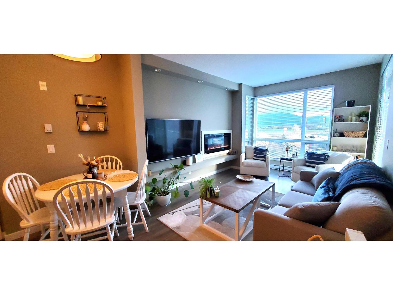 409 2242 Whatcom Road Property Photo 4