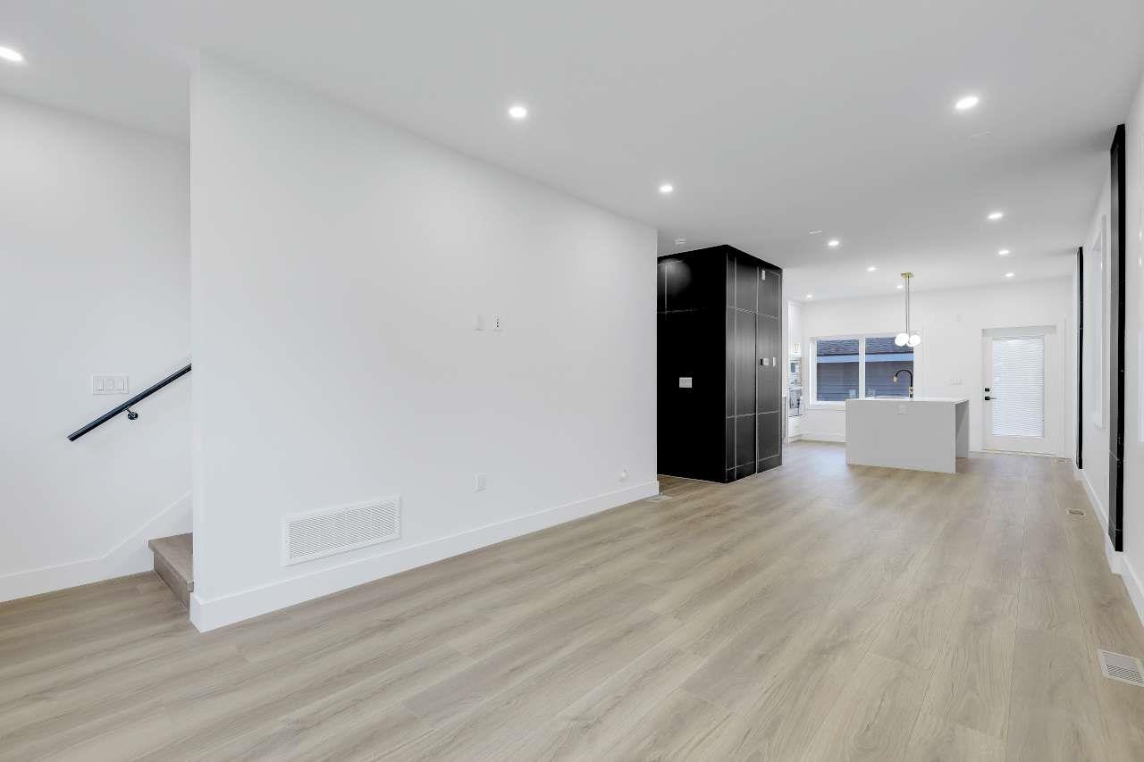 102 14755 68a Avenue Property Photo 5