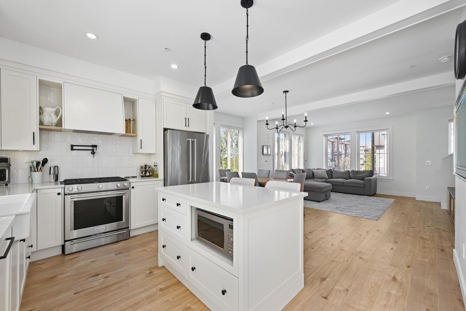 37 20189 84 Avenue Property Photo 10