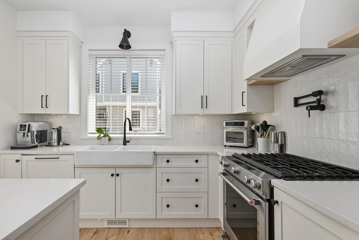 37 20189 84 Avenue Property Photo 12