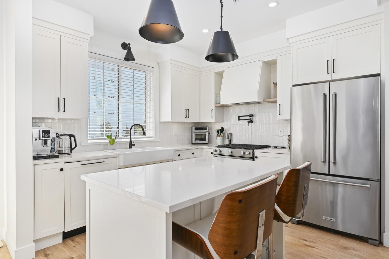 37 20189 84 Avenue Property Photo 13