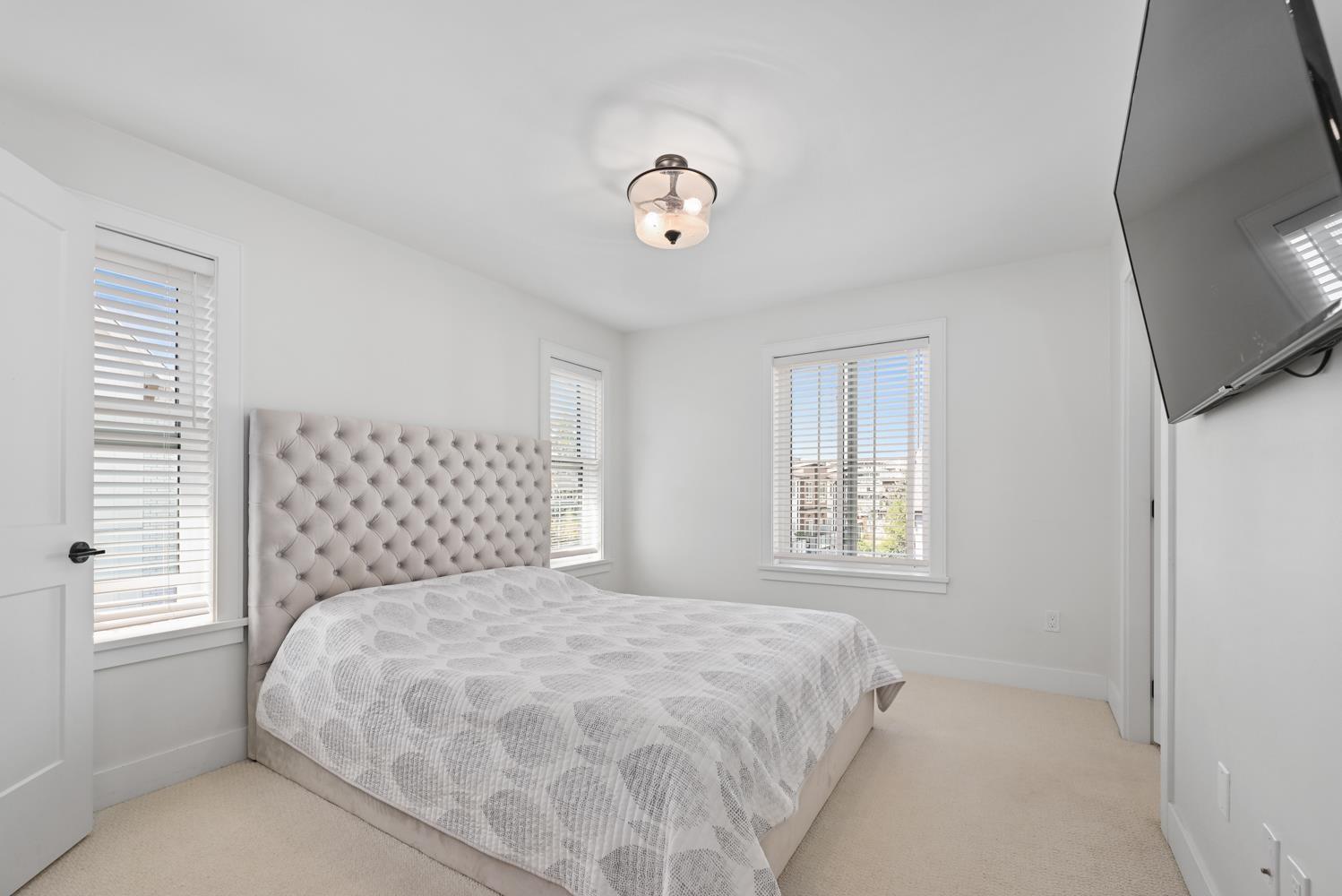 37 20189 84 Avenue Property Photo 19