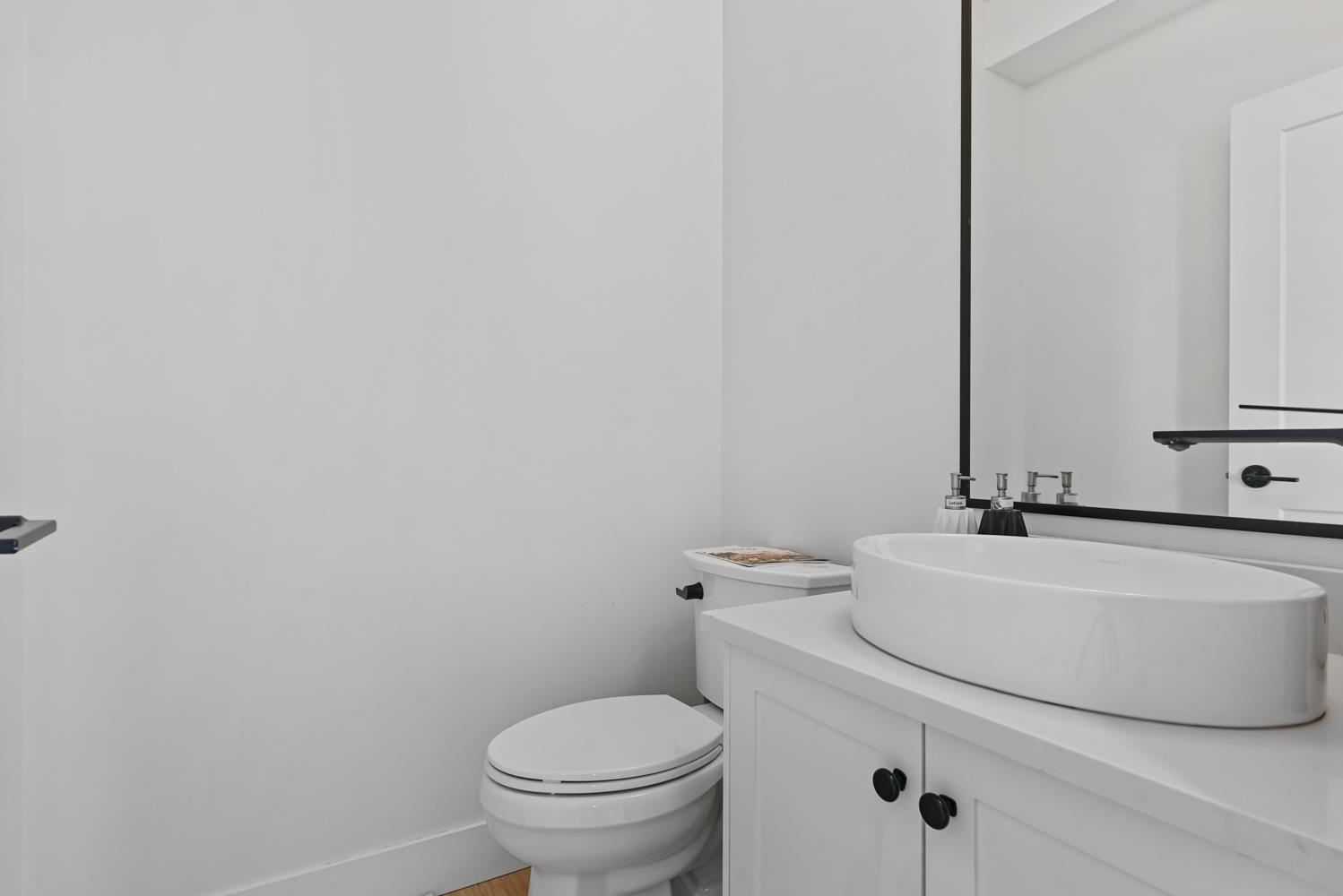 37 20189 84 Avenue Property Photo 27