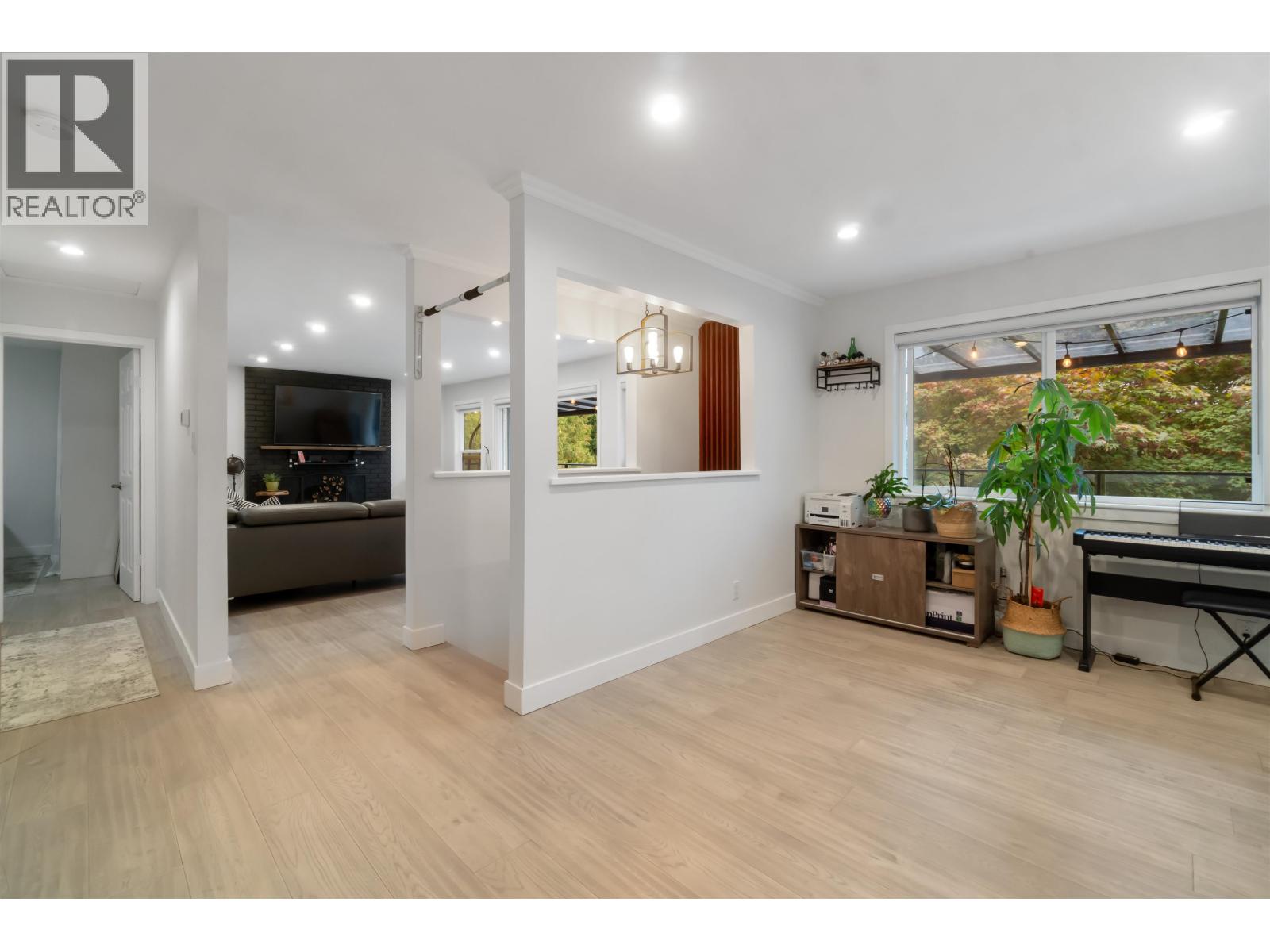 309 Gloucester Court Property Photo 8