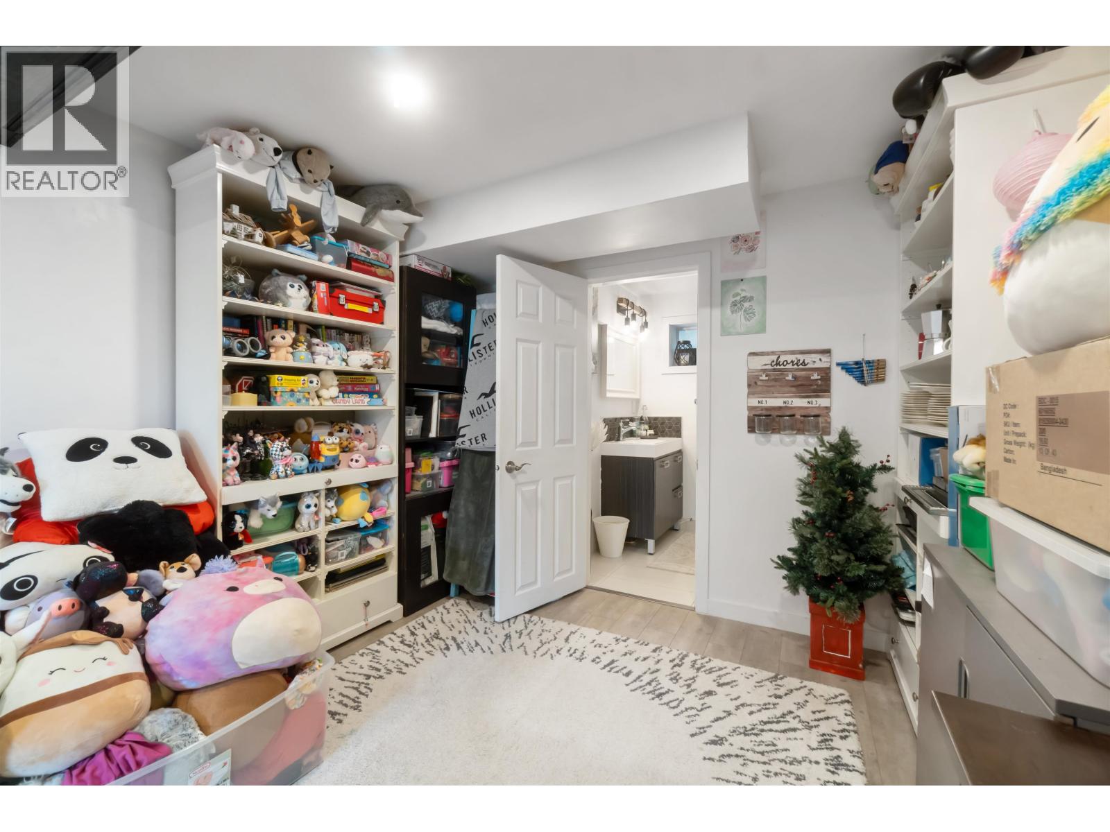 309 Gloucester Court Property Photo 21