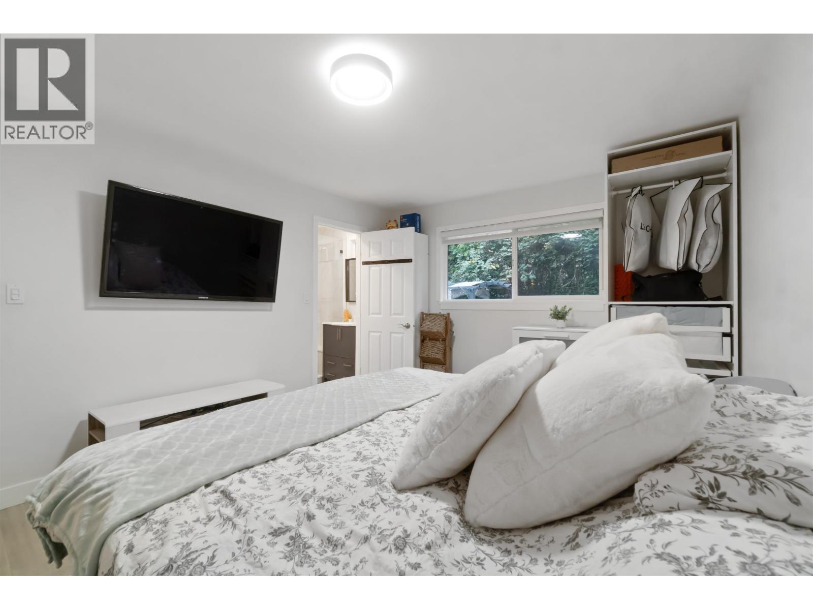 309 Gloucester Court Property Photo 32