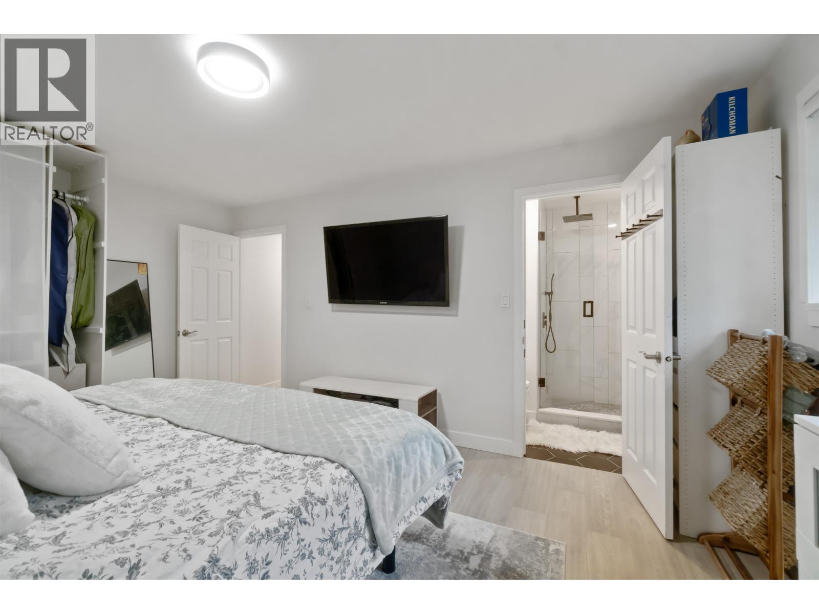 309 Gloucester Court Property Photo 33