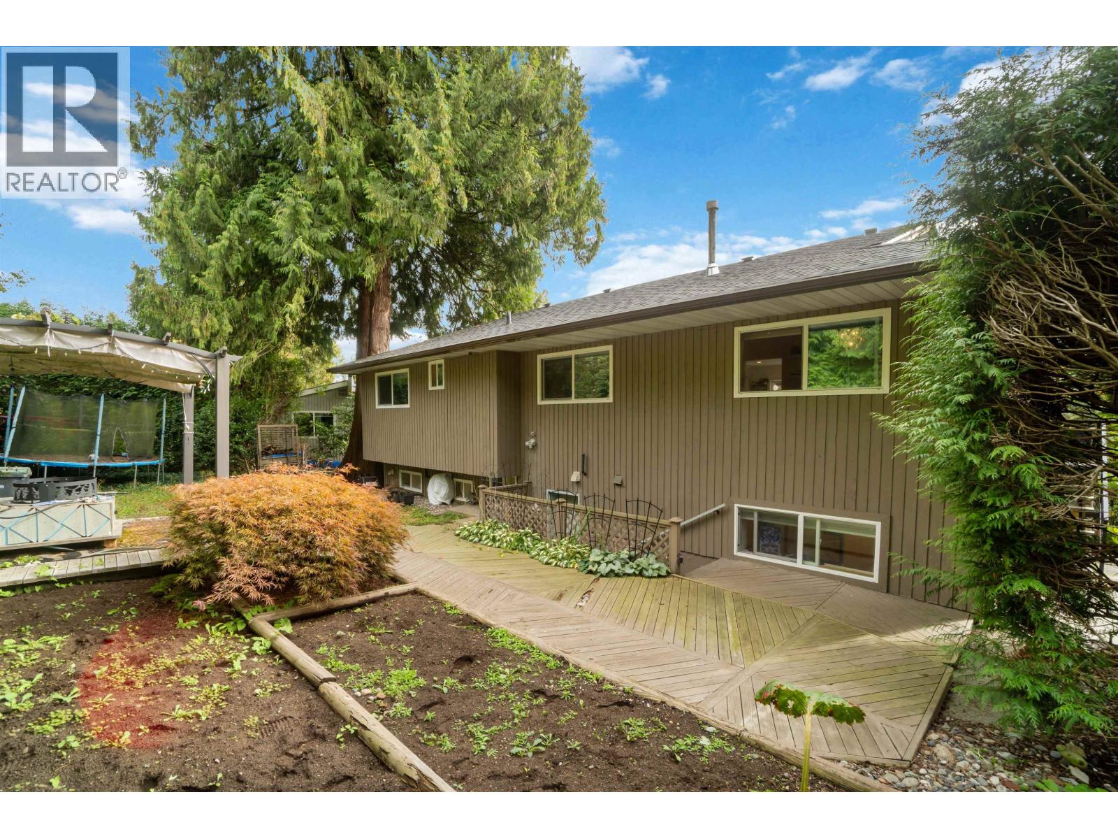 309 Gloucester Court Property Photo 38