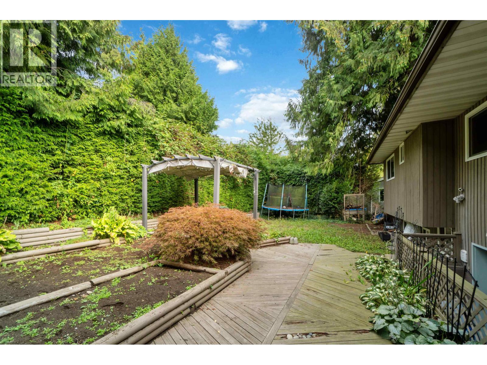 309 Gloucester Court Property Photo 39
