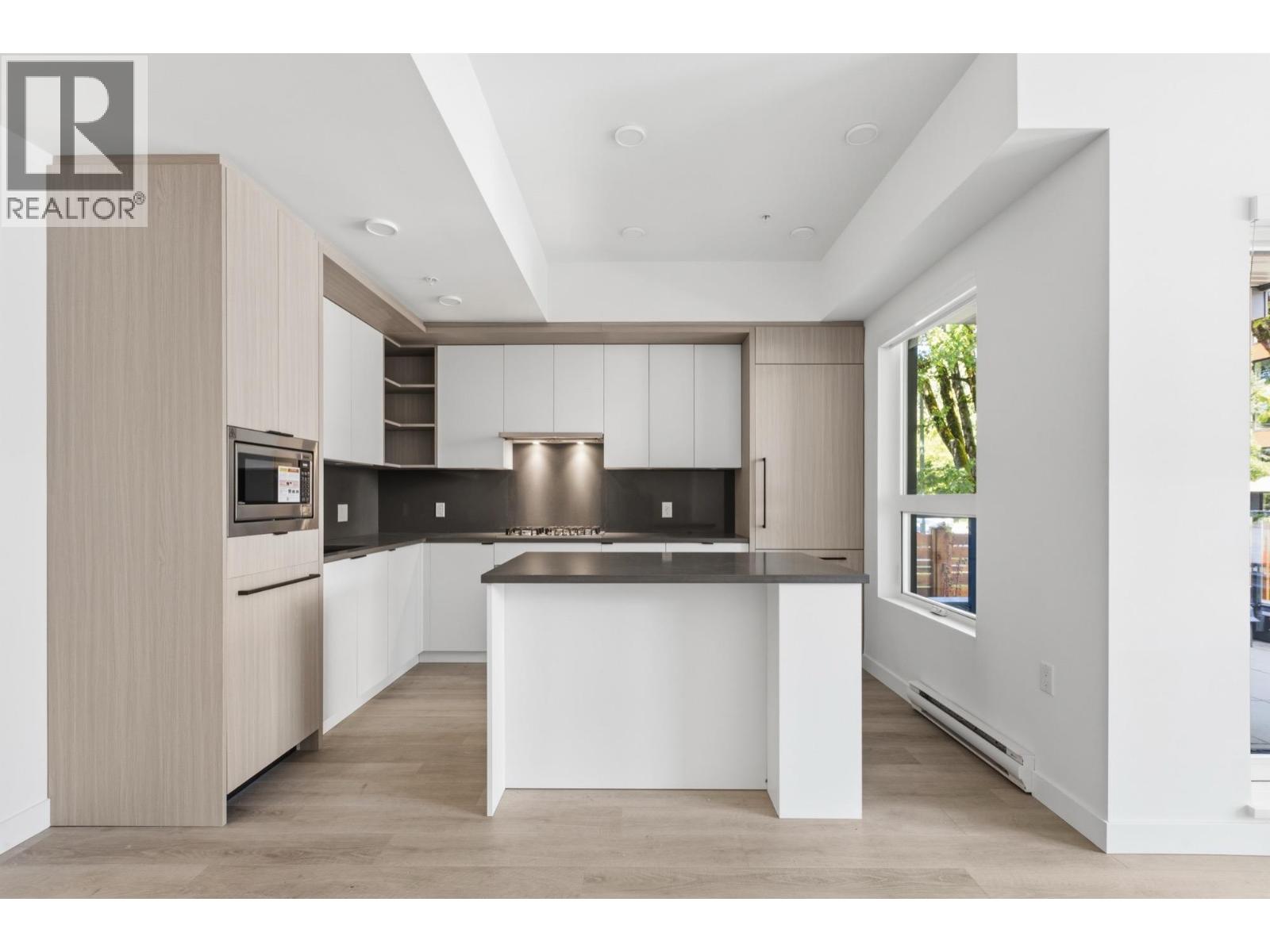 102 2268 E Broadway Property Photo 1