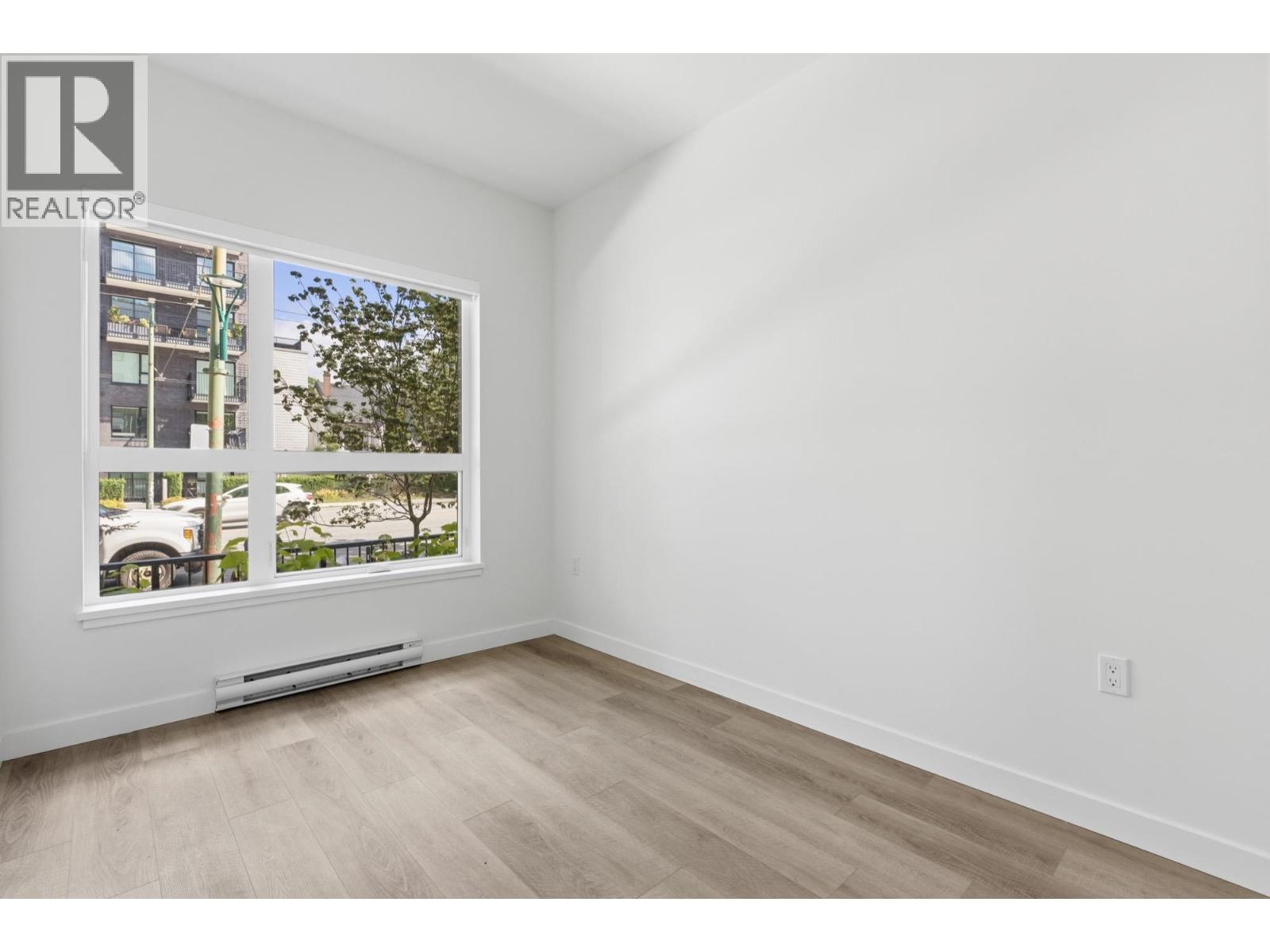 102 2268 E Broadway Property Photo 6
