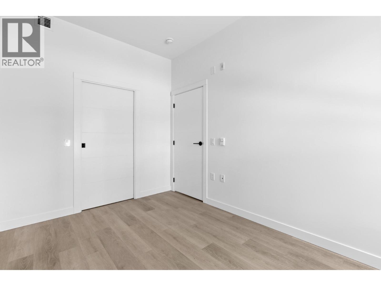 102 2268 E Broadway Property Photo 7