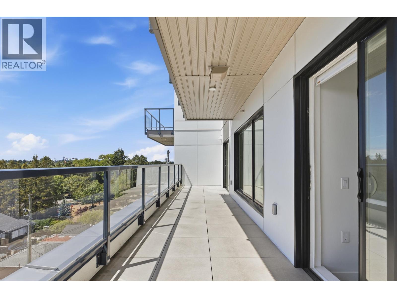 501 2268 E Broadway Property Photo 1