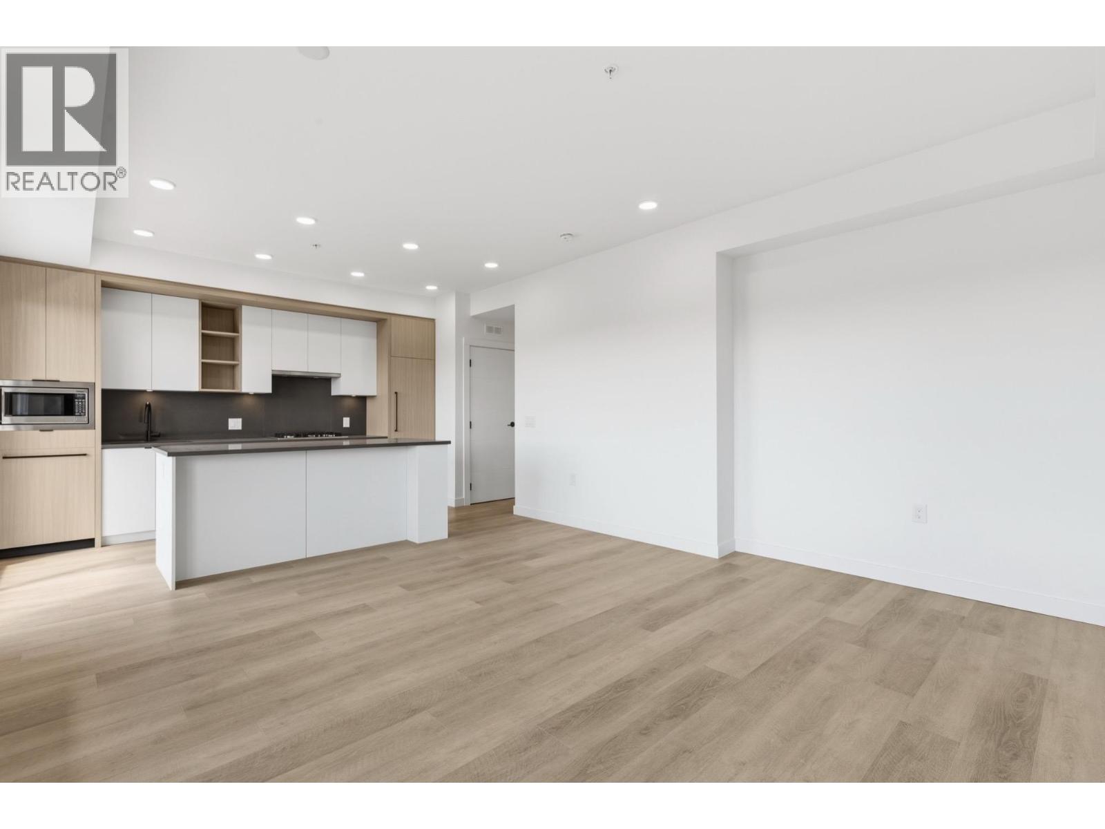 501 2268 E Broadway Property Photo 11