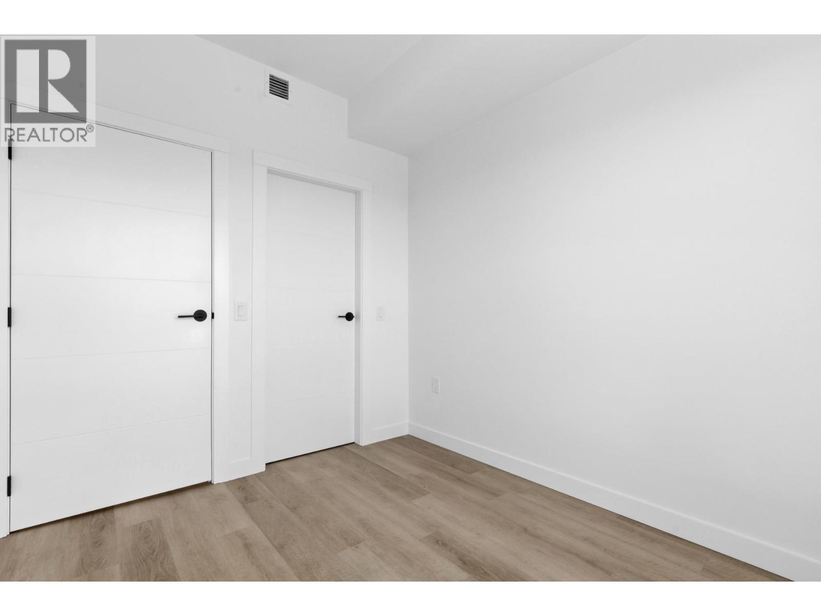 501 2268 E Broadway Property Photo 14
