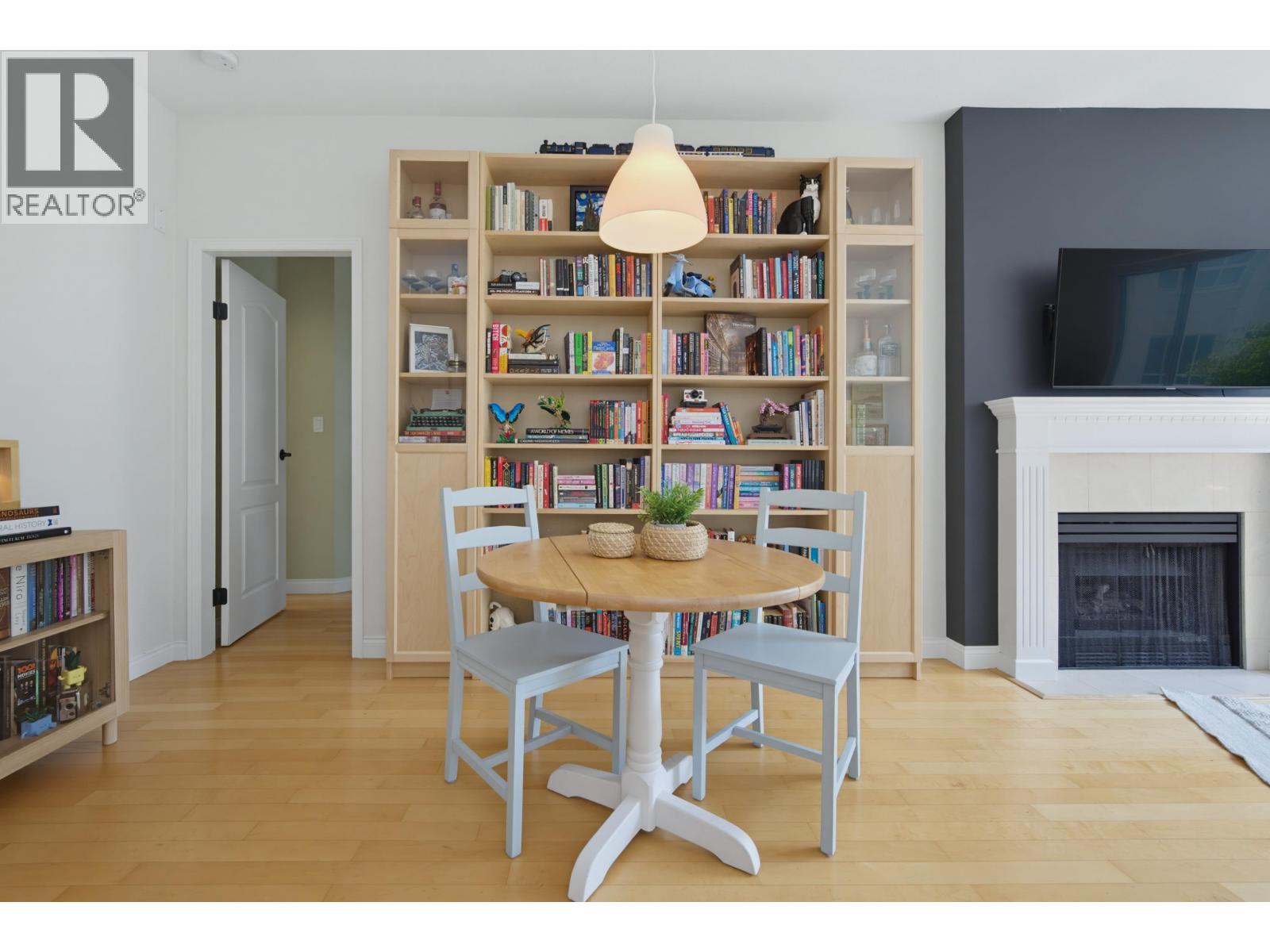 229 5735 Hampton Place Property Photo 8