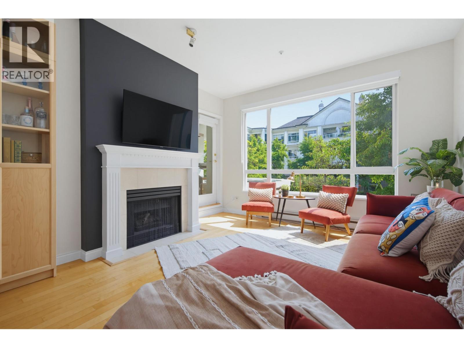 229 5735 Hampton Place Property Photo 10