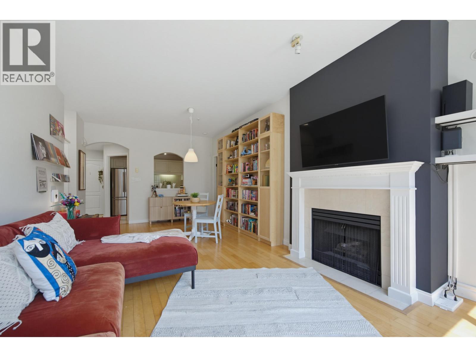 229 5735 Hampton Place Property Photo 12