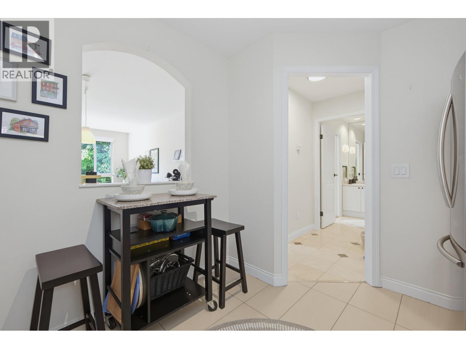 229 5735 Hampton Place Property Photo 16