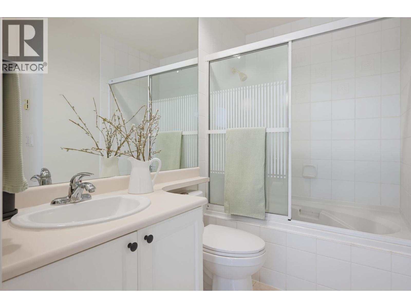 229 5735 Hampton Place Property Photo 19