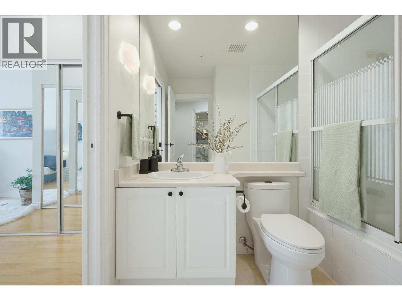 229 5735 Hampton Place Property Photo 20