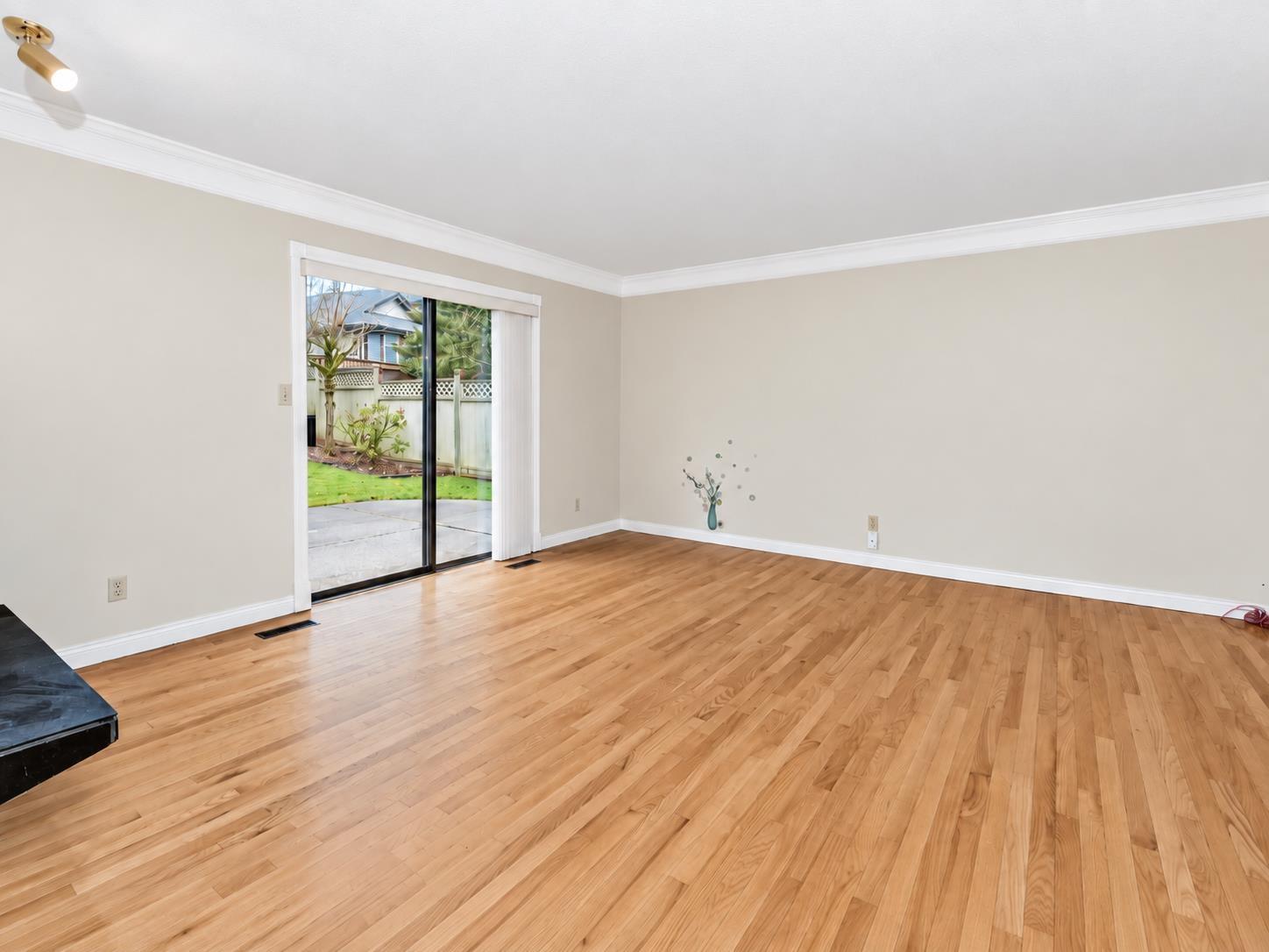 10446 Fraserglen Drive Property Photo 13