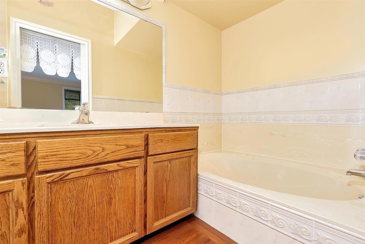 10446 Fraserglen Drive Property Photo 26