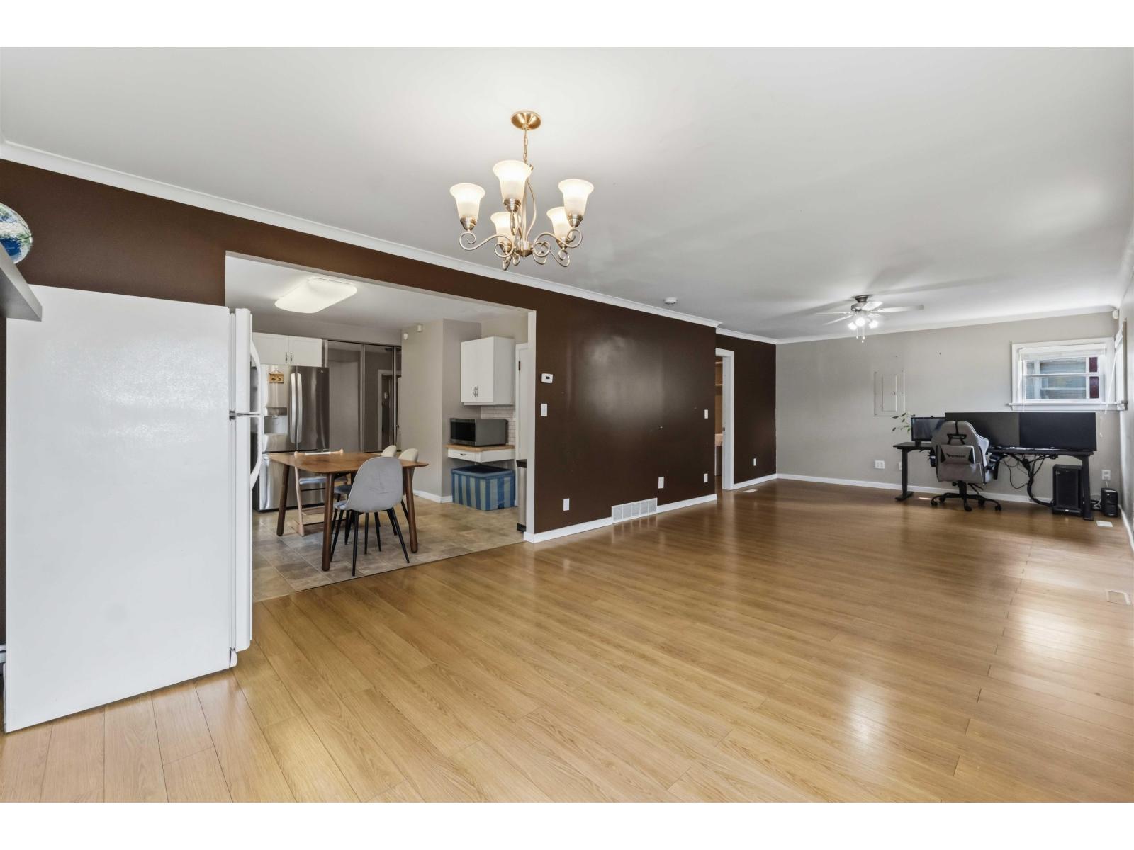 2304 Mouldstade Road Property Photo 7