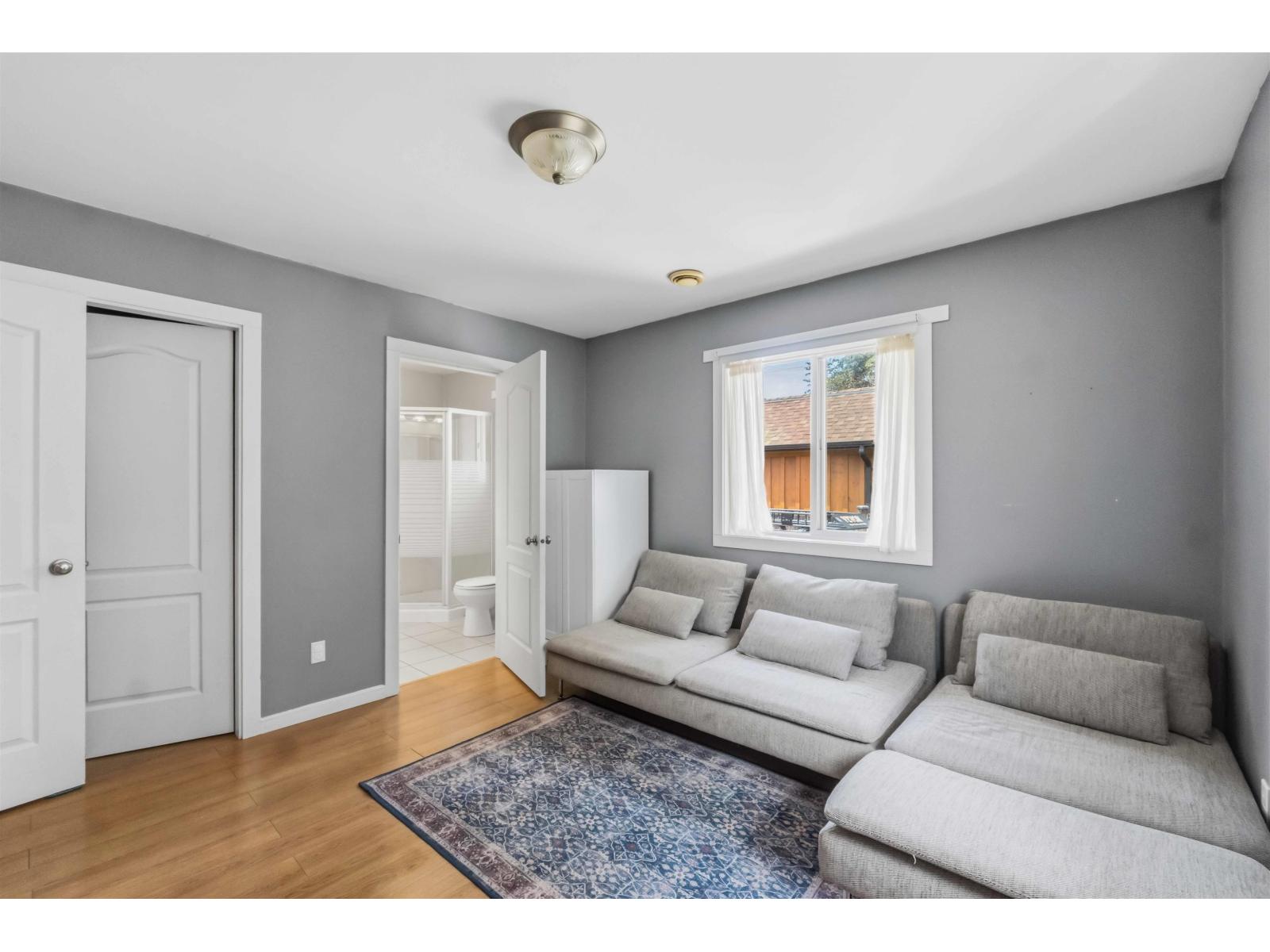2304 Mouldstade Road Property Photo 17