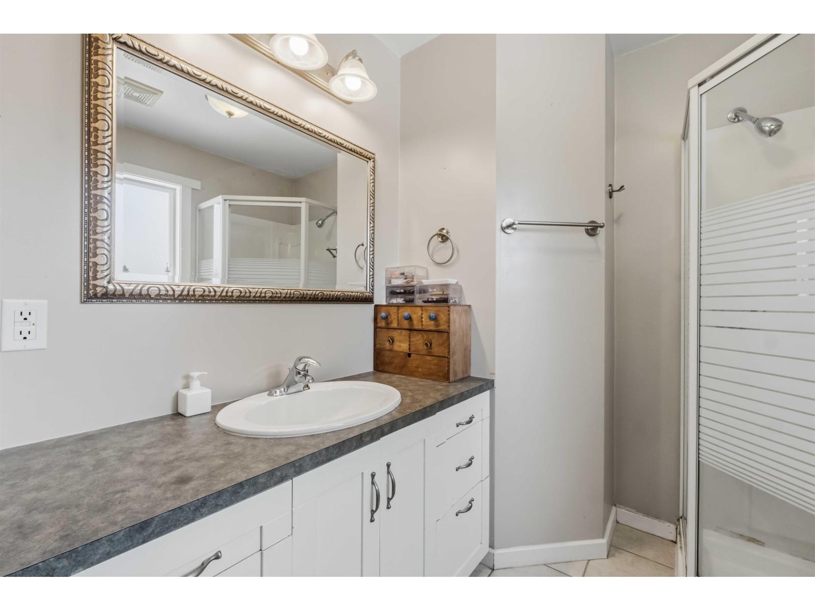 2304 Mouldstade Road Property Photo 18