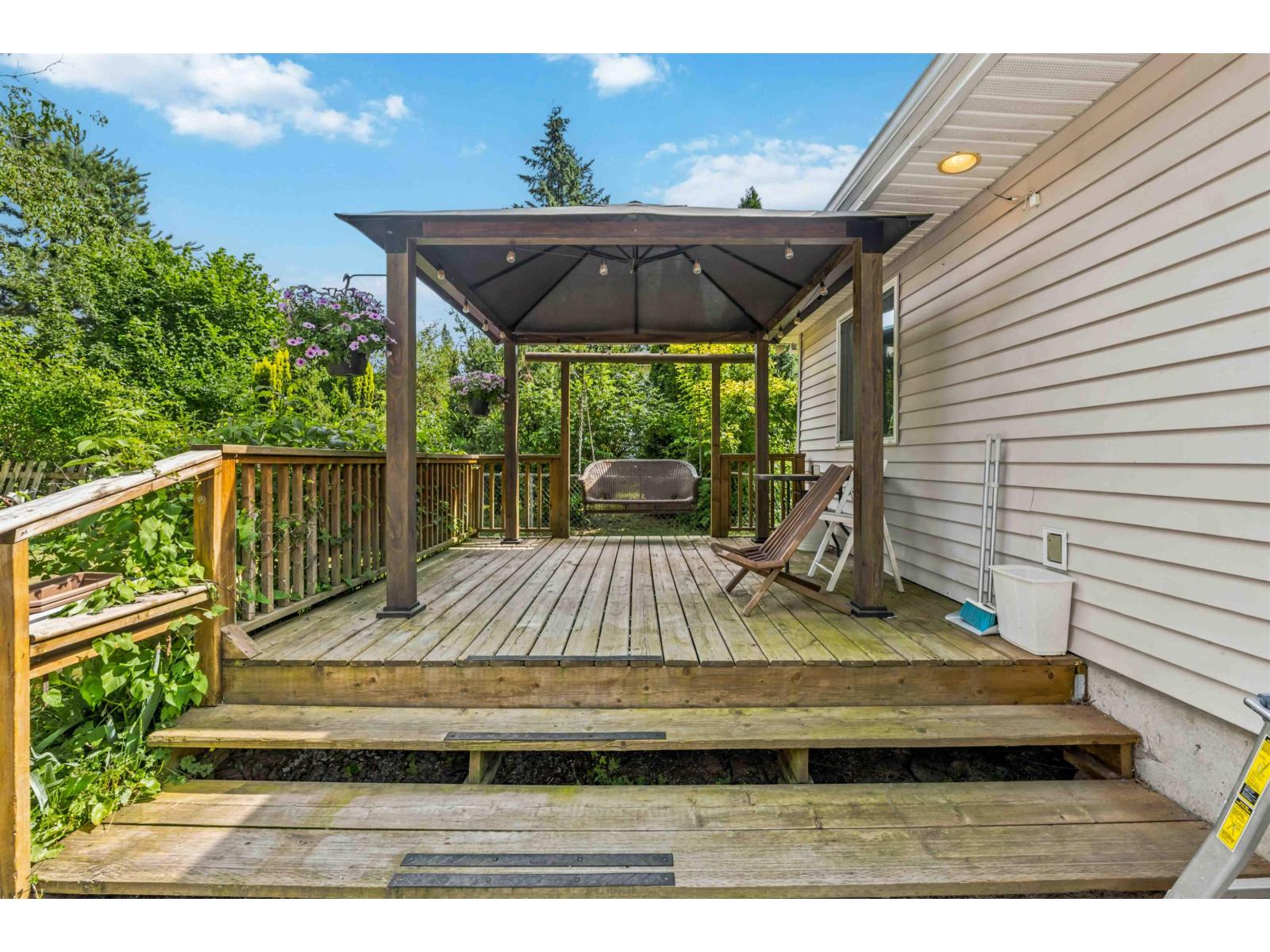 2304 Mouldstade Road Property Photo 20