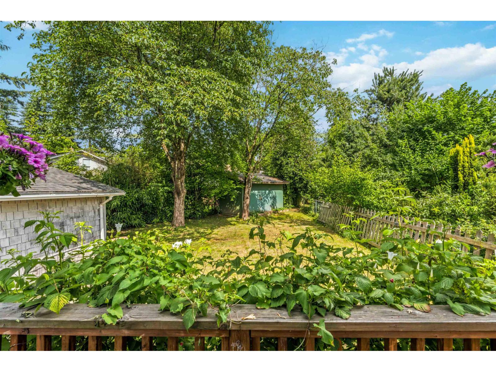 2304 Mouldstade Road Property Photo 21