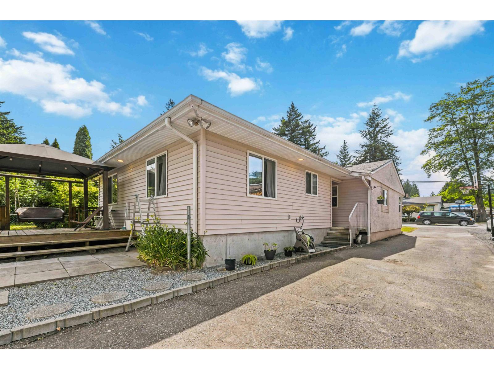 2304 Mouldstade Road Property Photo 24