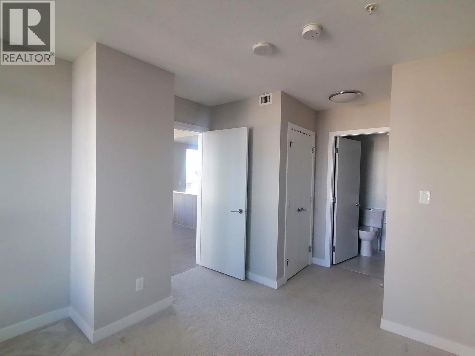 5xx 4900 Lennox Lane Property Photo 5