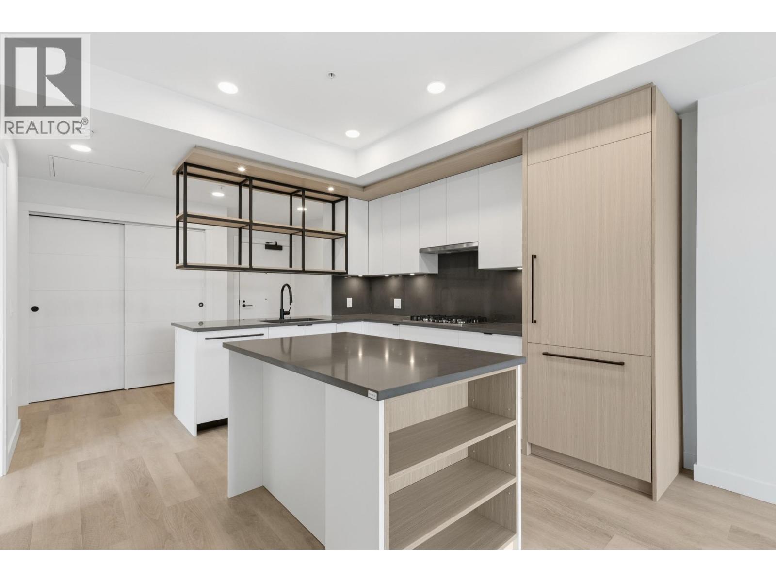 202 2268 E Broadway Property Photo 1