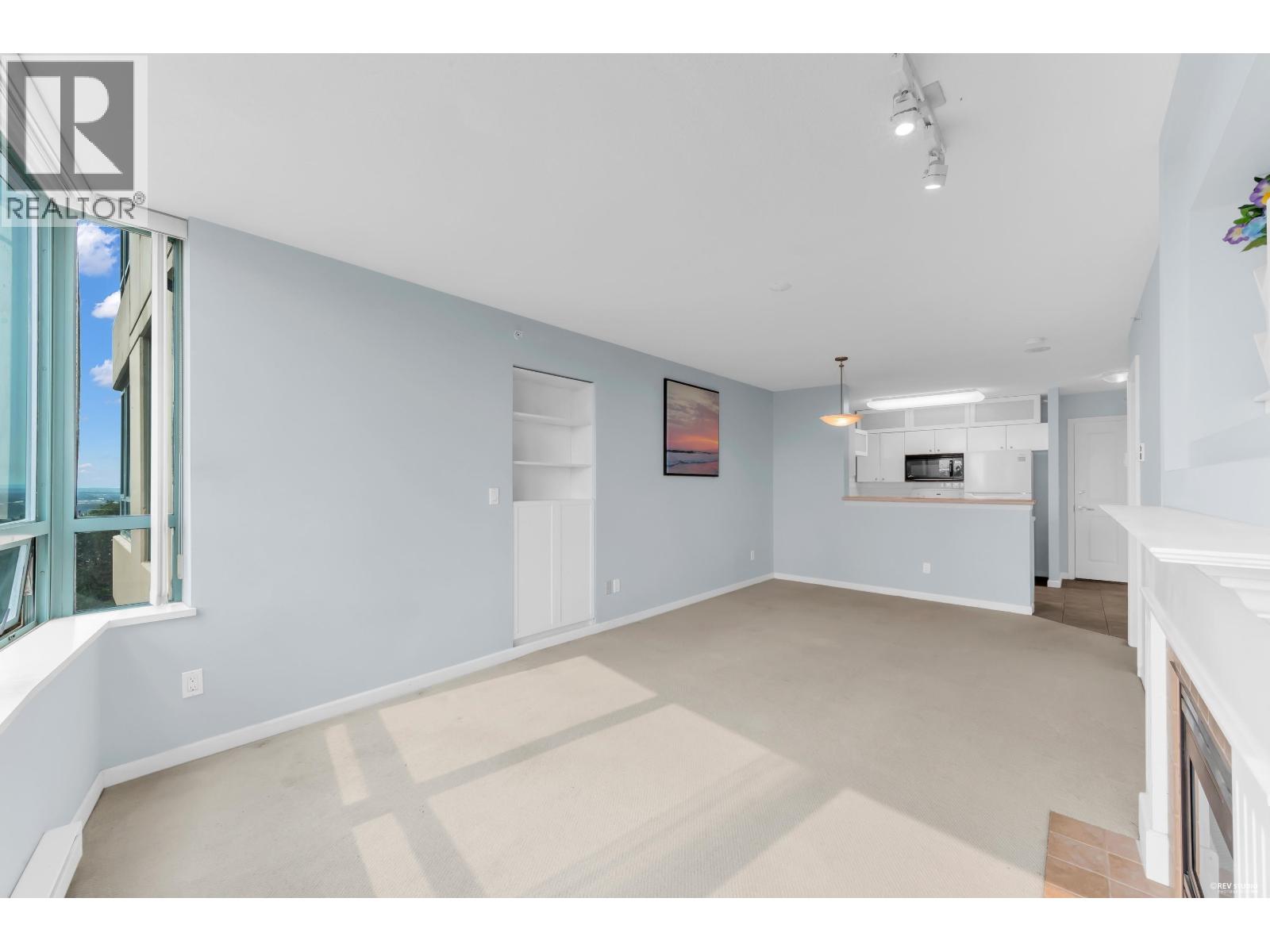 802 6611 Southoaks Crescent Property Photo 19